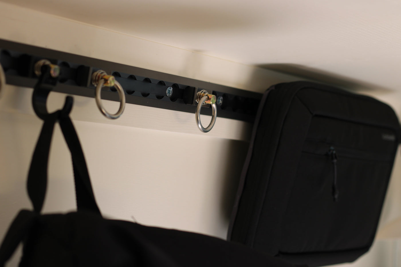How to Install VanEssential Venture L-Track