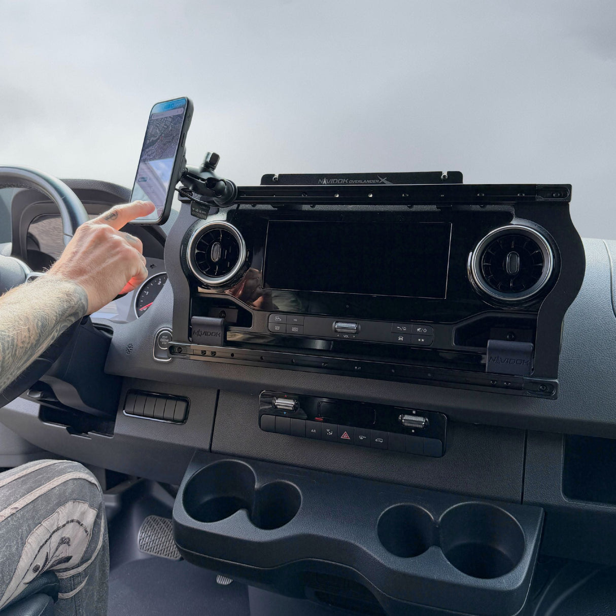 TERRA X No Drill - Dash Mount for Mercedes Sprinter – NAVIDOK Overlander X