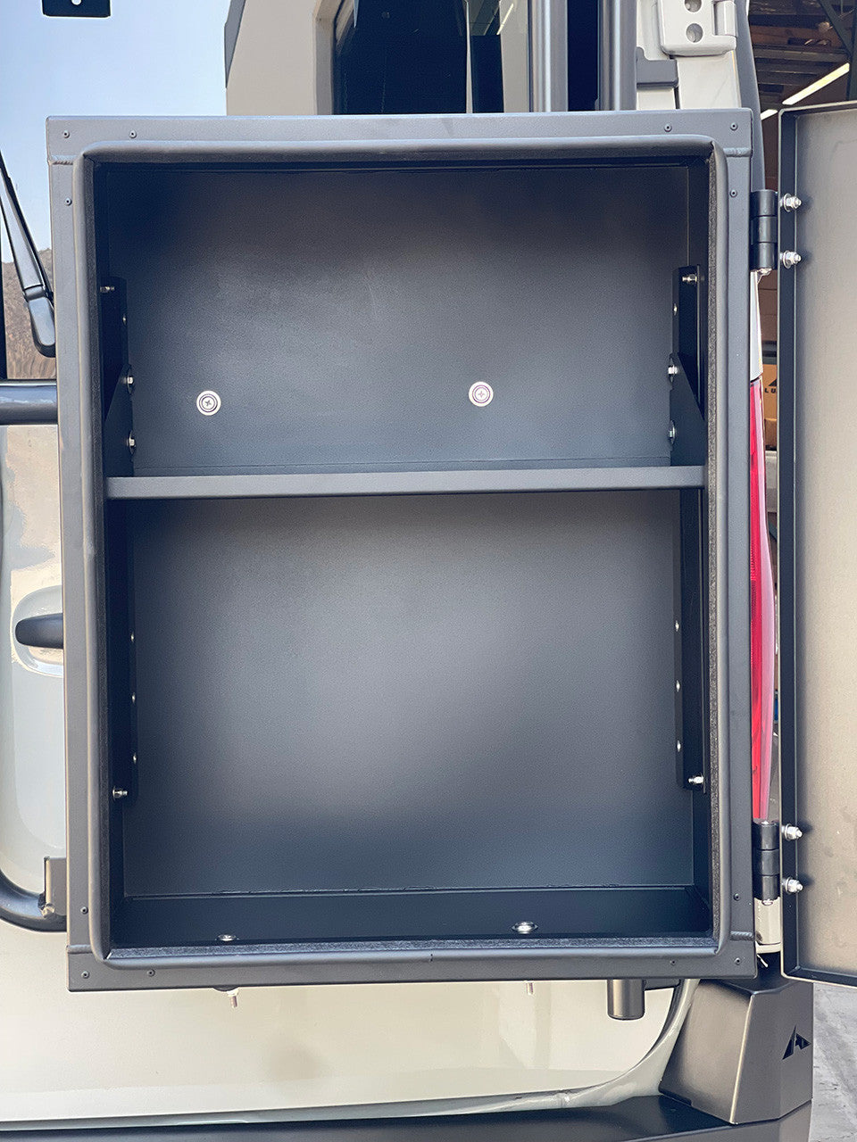 Aluminess Deluxe Box Explorer Edition (Inside) - Campervan HQ