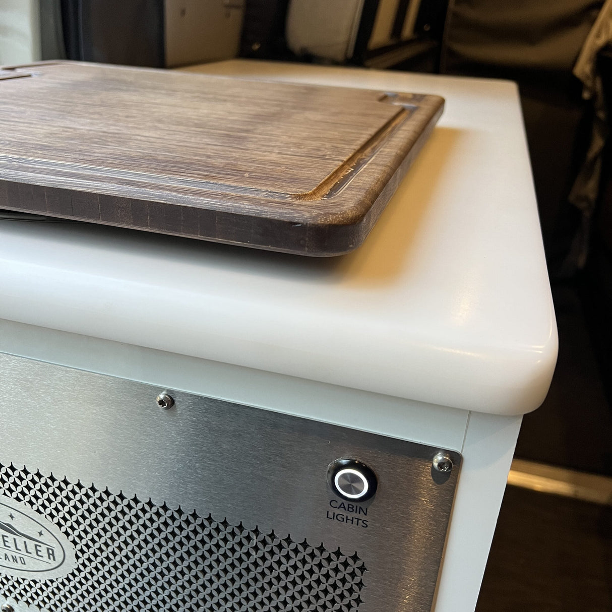 Canyon Adventure Vans Bamboo Cutting Board - STO (chocolate)