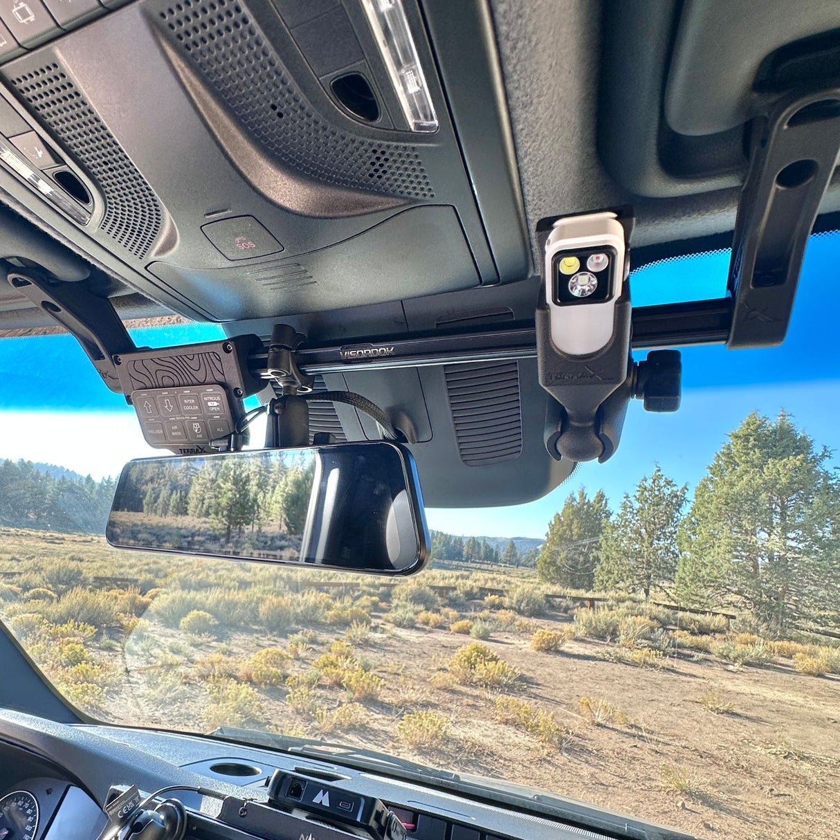 TERRA X Sprinter Van Visor Tube Mount for Navigation Devices and Accessories – TERRA X Visordok TubeTrak