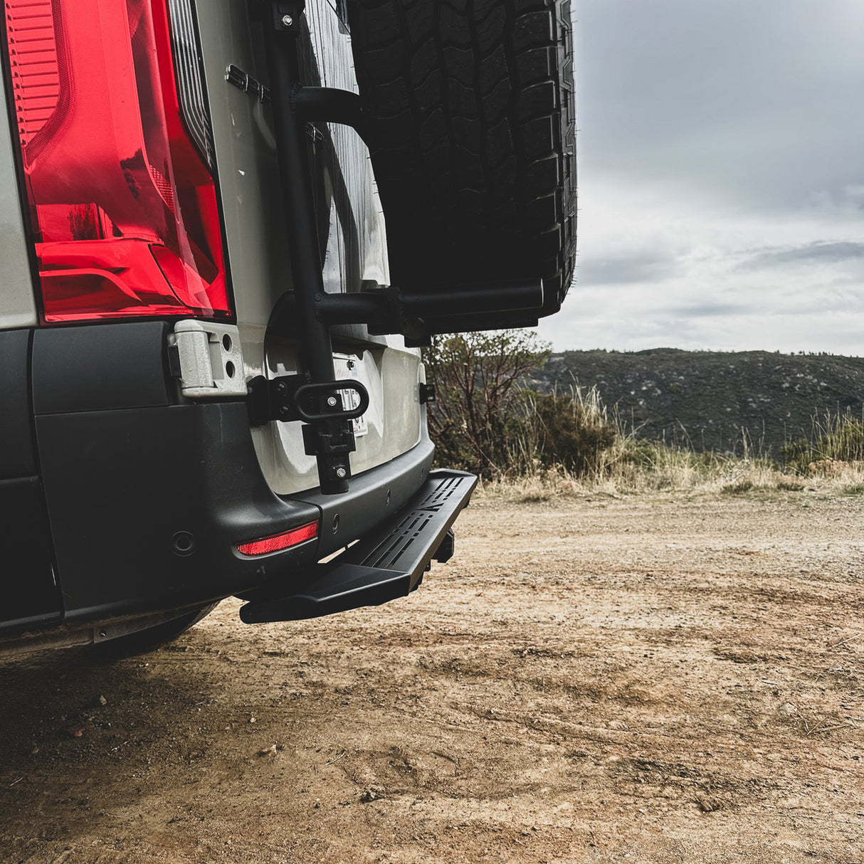 Aluminess 2019+ Mercedes Sprinter Rear Door Recon Nerf Step