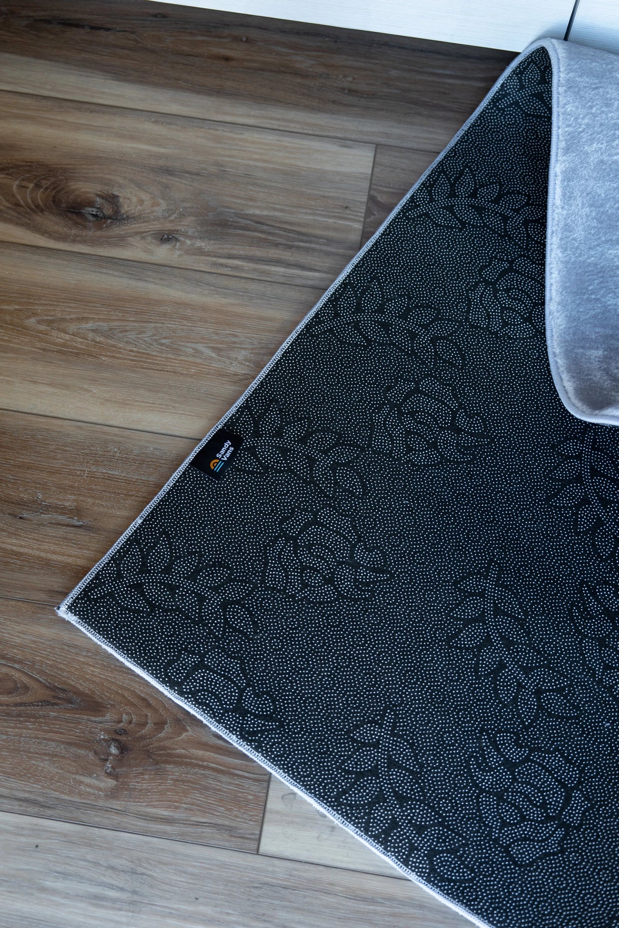 Sandy Vans L-Shaped Mercedes Sprinter Van Rug