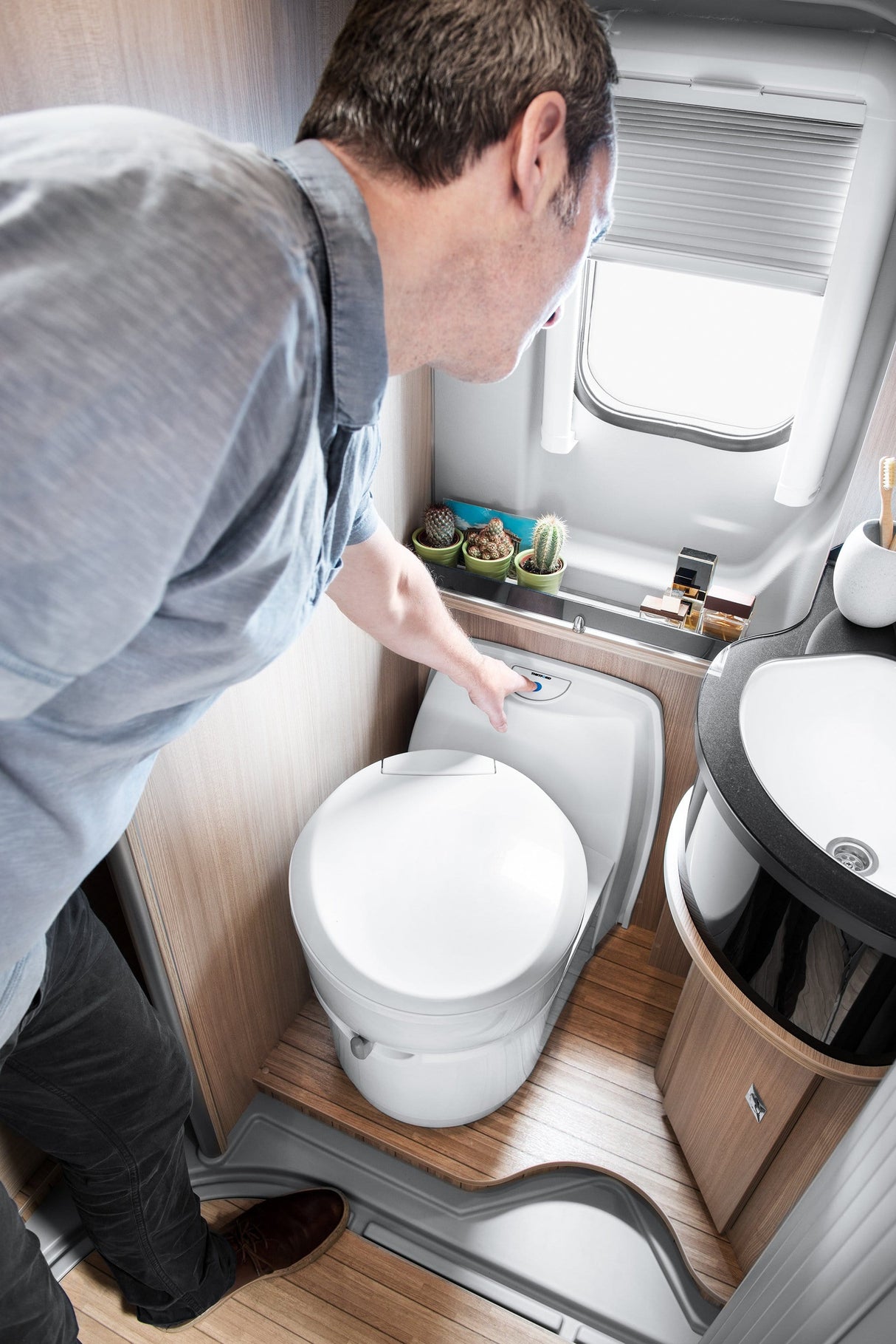 Thetford C223CS Cassette Toilet (flushing) - Campervan HQ