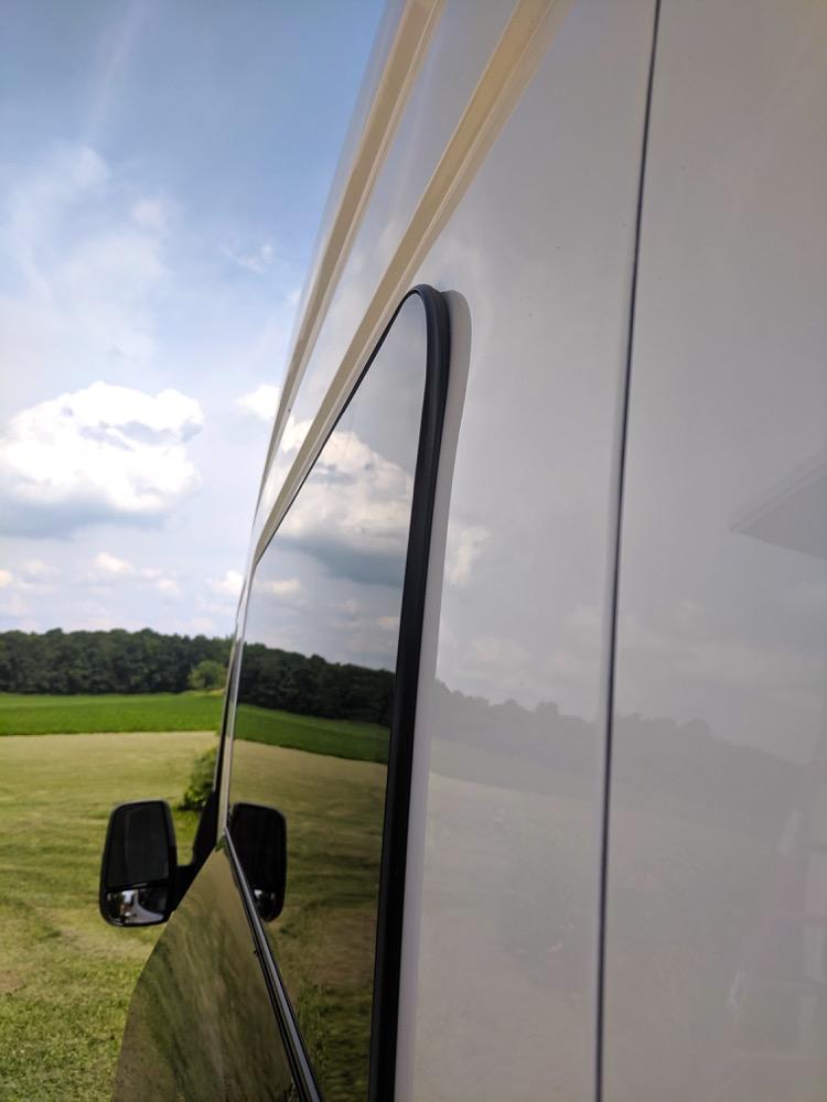 FW632RS Van Window (Vented) - Campervan HQ