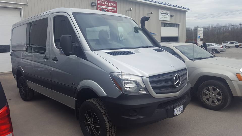 Mercedes Sprinter Passenger Side Sliding Door Half-Slider Window ( 144''WB_Side View ) - Campervan HQ