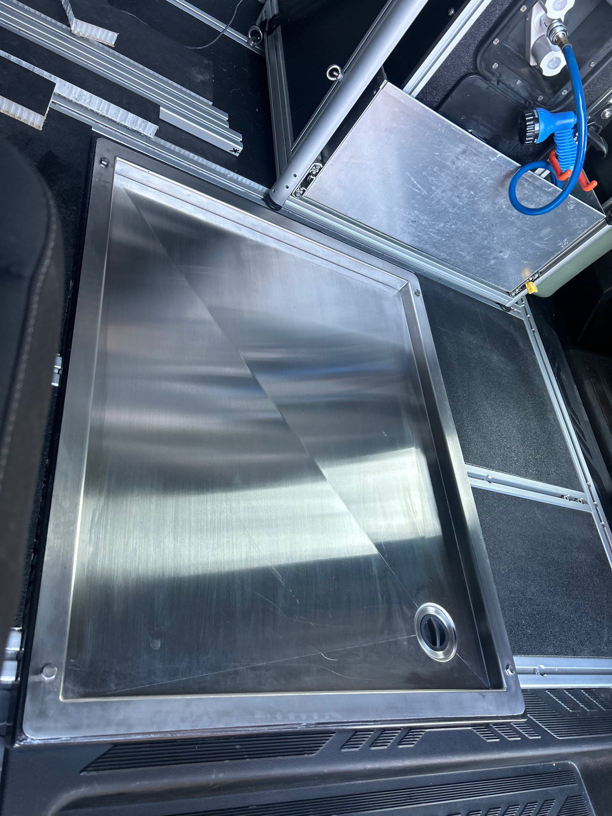 Tetravan In-Floor Shower Pan STAINLESS STEEL