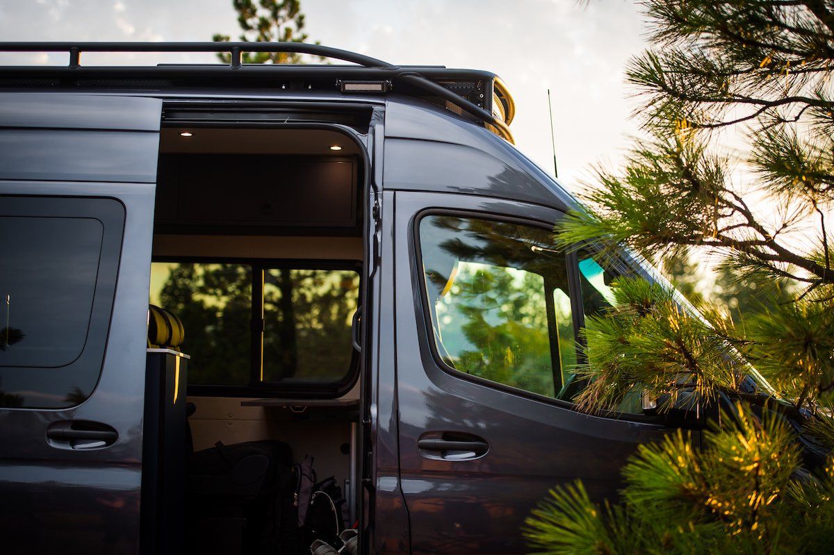 ROAMBUILT 2007+ Mercedes Sprinter Safari Rack 2.0 SLB (Single Light Bar)