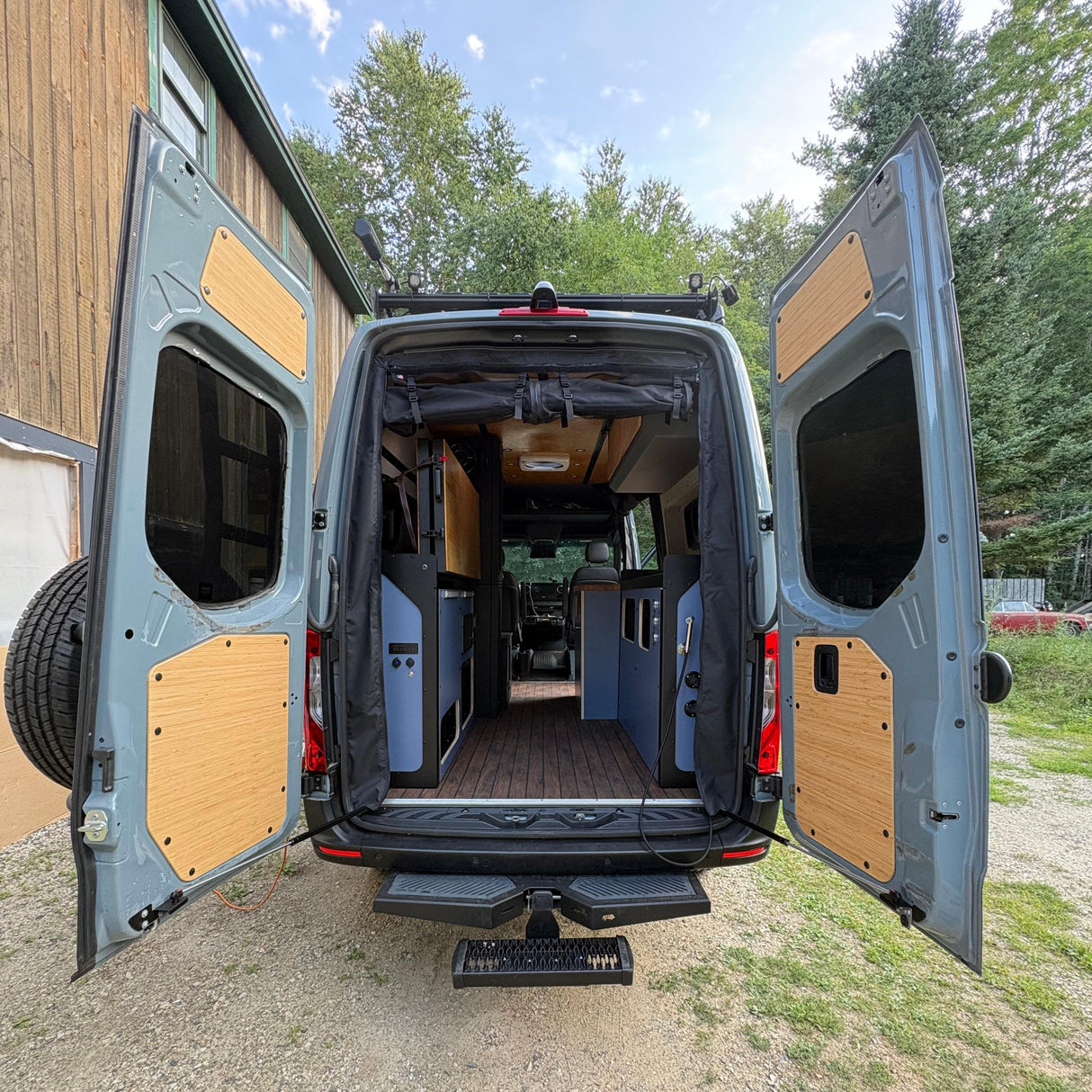 GoCode Mercedes Sprinter D-Pillar Trim Kit (Rear Door Threshold)