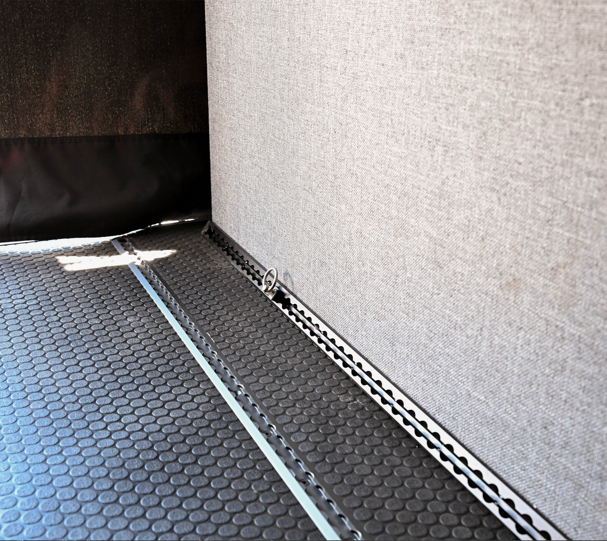 VanEssential Recessed Deep Venture L-Track (2 Pack)