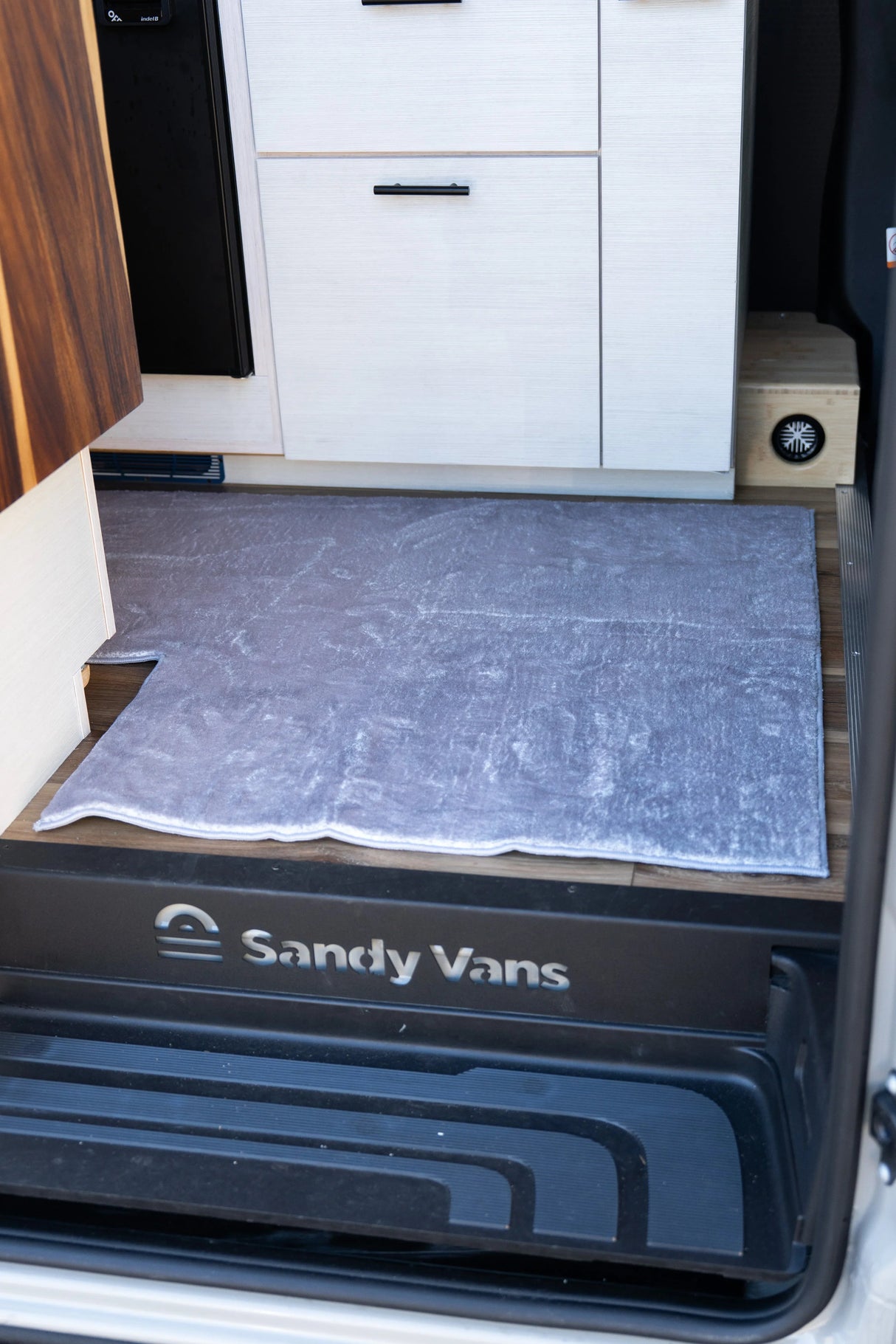 Sandy Vans L-Shaped Mercedes Sprinter Van Rug