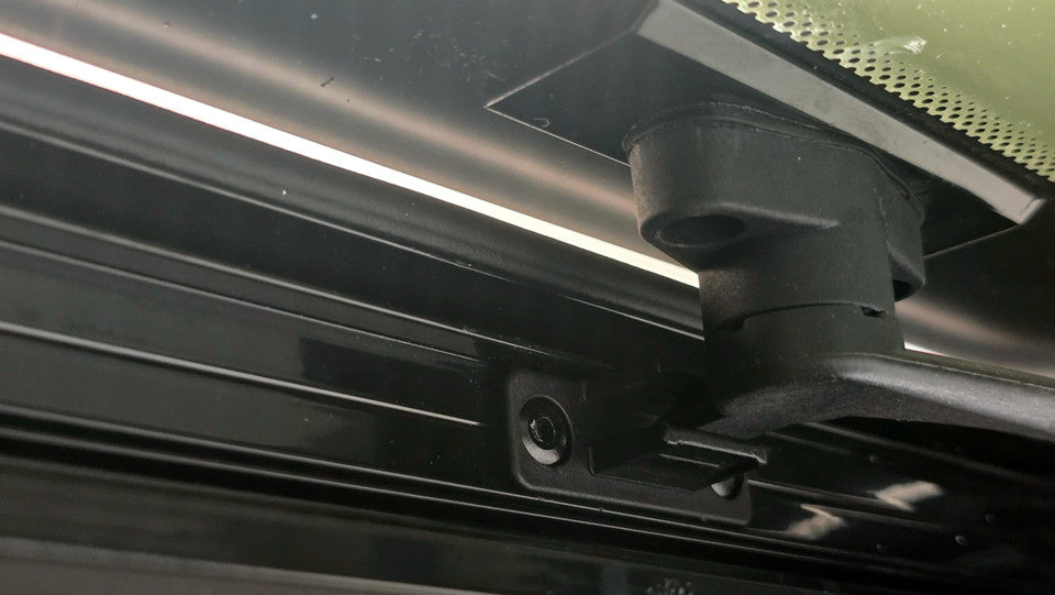 vwd-2015-ford-transit-passenger-side-sliding-door-premium-awning-window-tr201-aw4